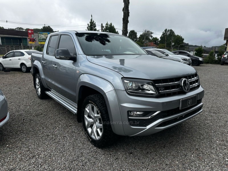 AMAROK 3.0 V6 TDI HIGHLINE CD DIESEL 4MOTION AUTOMÁTICO - 2022 - CANELA