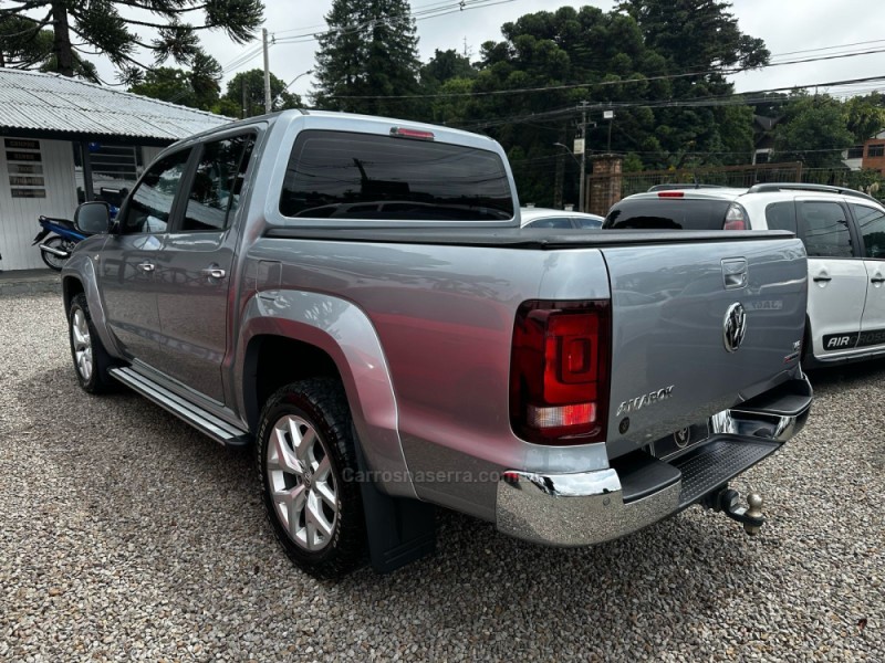 AMAROK 3.0 V6 TDI HIGHLINE CD DIESEL 4MOTION AUTOMÁTICO - 2022 - CANELA