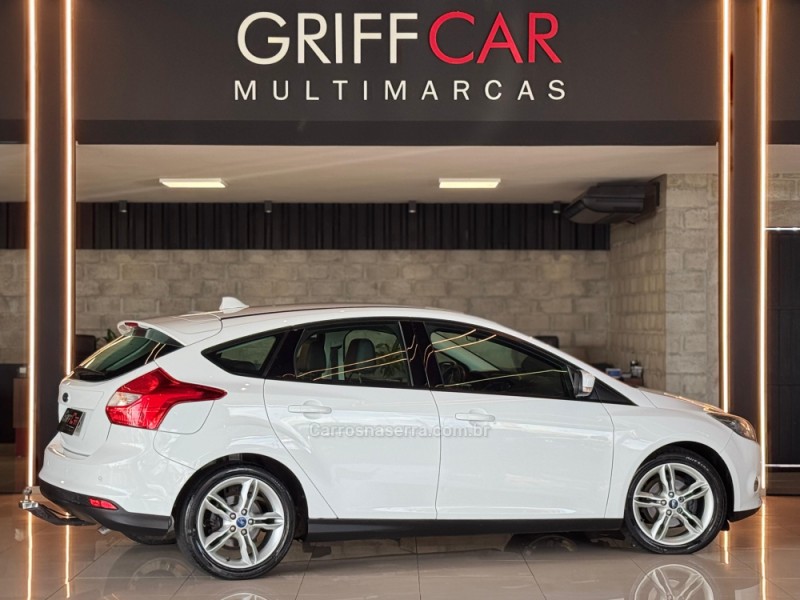 FOCUS 2.0 SE HATCH 16V FLEX 4P AUTO - 2015 - DOIS IRMãOS