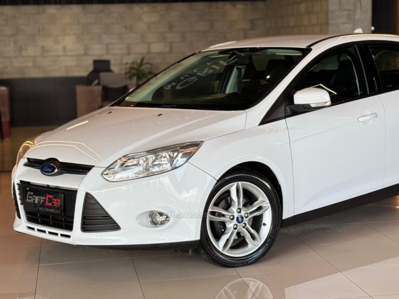 FOCUS 2.0 SE HATCH 16V FLEX 4P AUTO - 2015 - DOIS IRMãOS