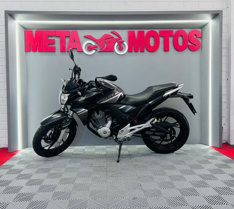 CB 250F TWISTER  - 2022 - CAMPO BOM
