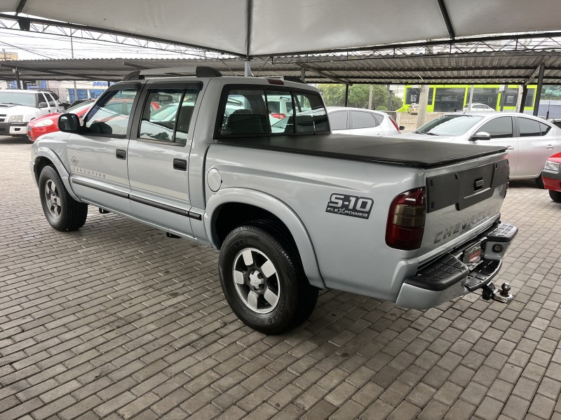 S10 2.4 MPFI EXECUTIVE 4X2 CD 8V FLEX 4P MANUAL - 2010 - CAXIAS DO SUL