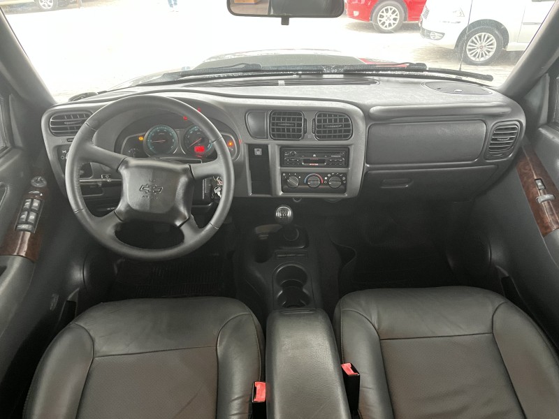 S10 2.4 MPFI EXECUTIVE 4X2 CD 8V FLEX 4P MANUAL - 2010 - CAXIAS DO SUL