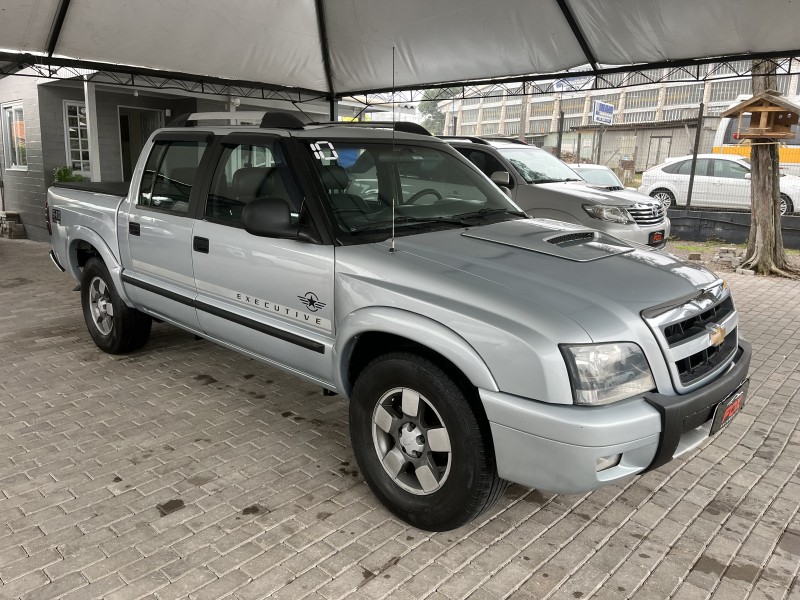 S10 2.4 MPFI EXECUTIVE 4X2 CD 8V FLEX 4P MANUAL - 2010 - CAXIAS DO SUL