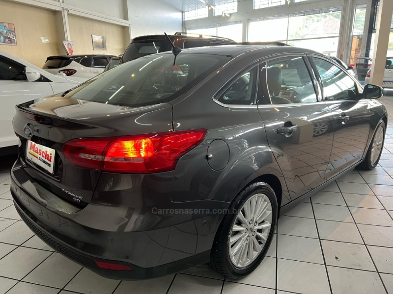 FOCUS 2.0 TITANIUM PLUS FASTBACK 16V FLEX 4P AUTOMÁTICO - 2016 - CAXIAS DO SUL