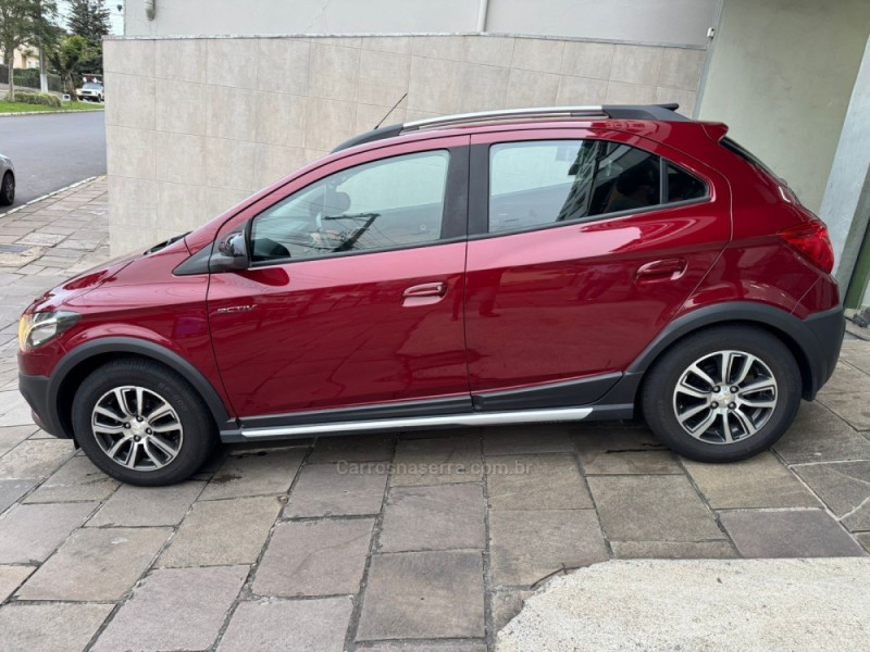 ONIX 1.4 MPFI ACTIV 8V FLEX 4P MANUAL - 2017 - GARIBALDI