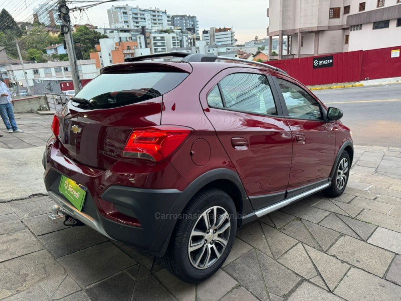 ONIX 1.4 MPFI ACTIV 8V FLEX 4P MANUAL - 2017 - GARIBALDI