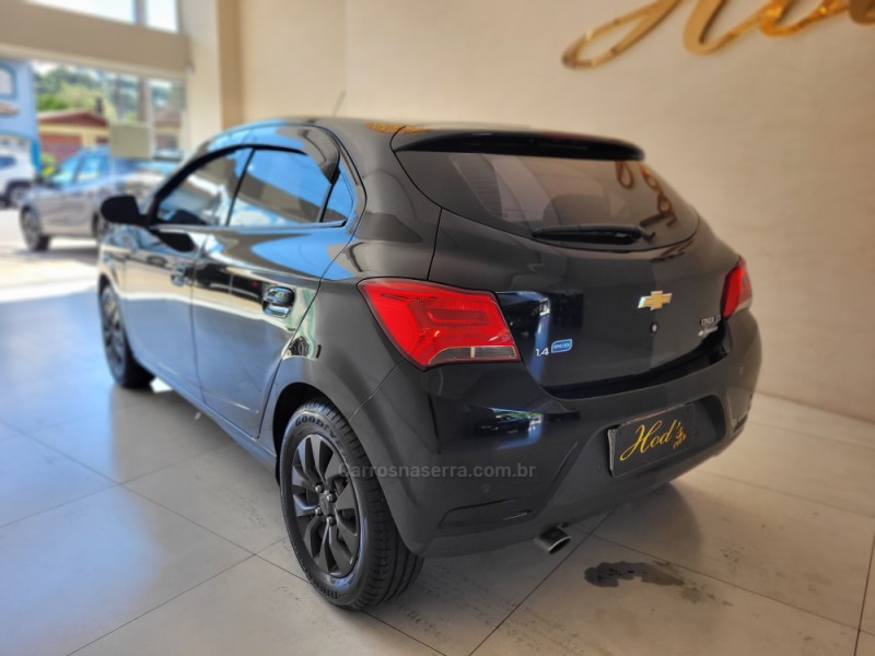 ONIX 1.0 LT 12V FLEX 4P MANUAL - 2019 - CANELA