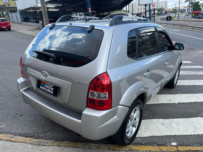 TUCSON 2.0 MPFI GLS 16V 143CV 2WD FLEX 4P AUTOMÁTICO - 2010 - CAXIAS DO SUL