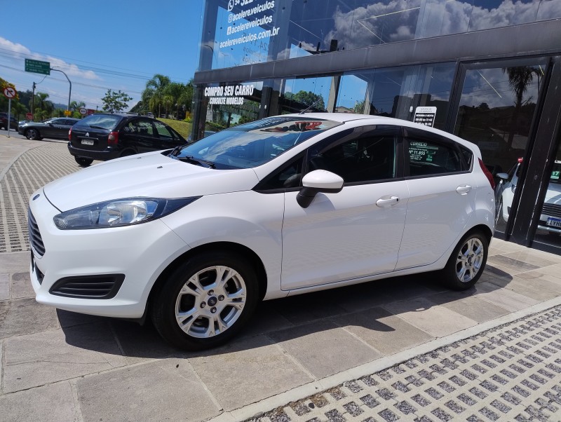 FIESTA 1.5 SE HATCH 16V FLEX 4P MANUAL