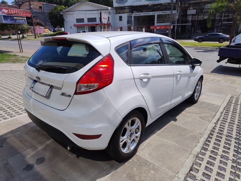 FIESTA 1.5 SE HATCH 16V FLEX 4P MANUAL - 2015 - CAXIAS DO SUL