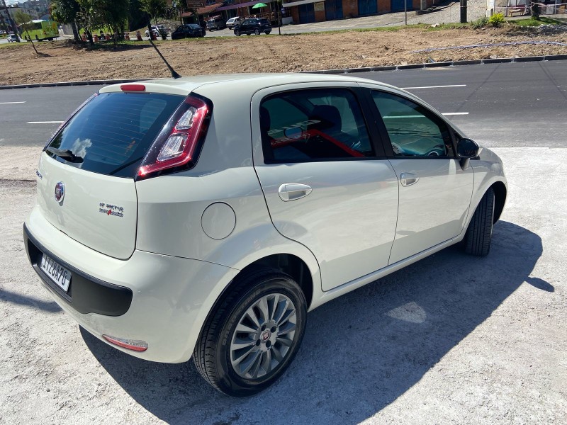 PUNTO 1.4 ATTRACTIVE 8V FLEX 4P MANUAL - 2013 - CAXIAS DO SUL