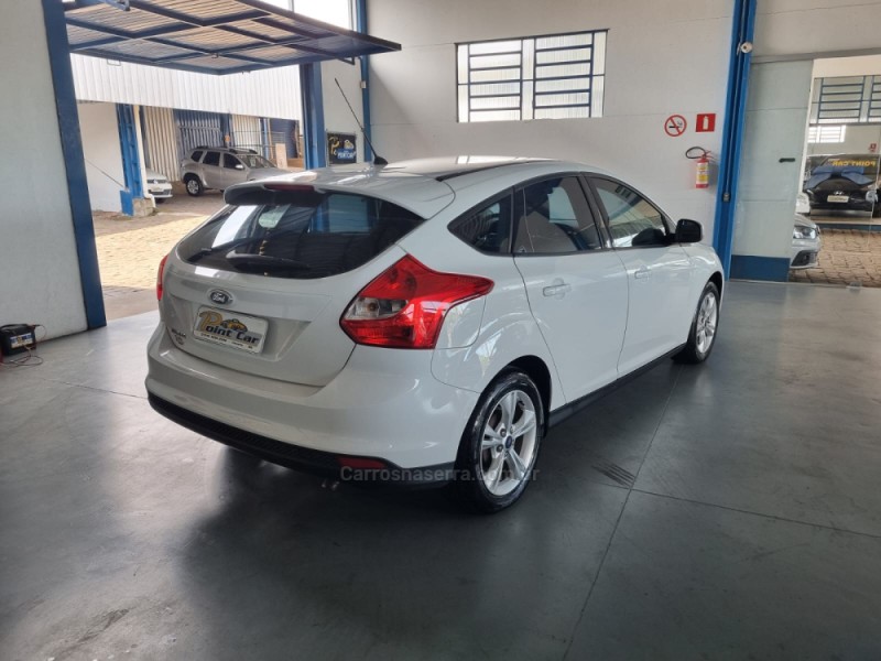 FOCUS 1.6 S 16V FLEX 4P MANUAL - 2014 - VACARIA