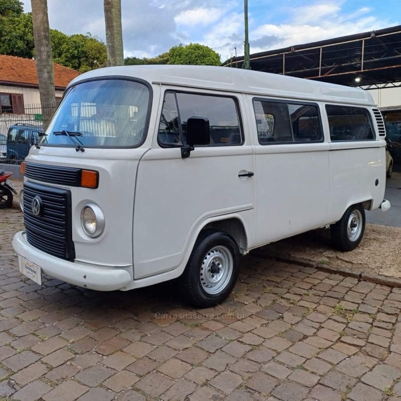 kombi 1.4 mi std lotacao 8v flex 3p manual 2014 passo fundo