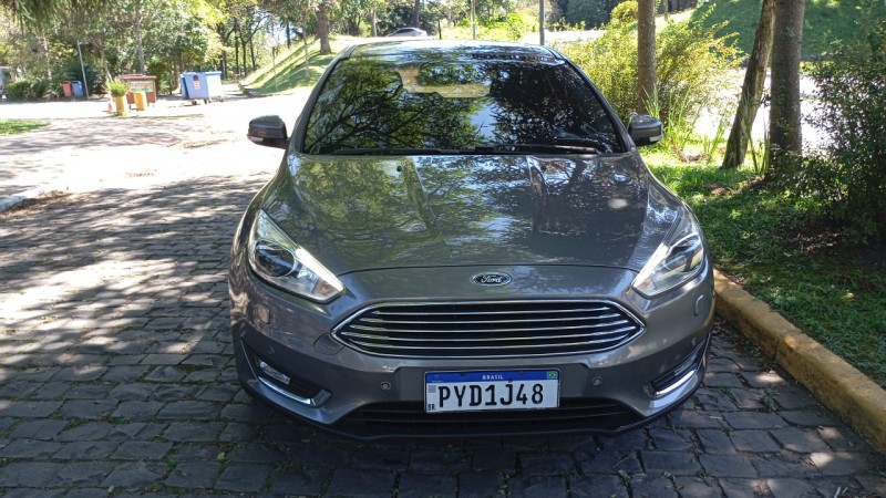 FOCUS 2.0 TITANIUM PLUS FASTBACK 16V FLEX 4P AUTOMÁTICO - 2016 - FARROUPILHA