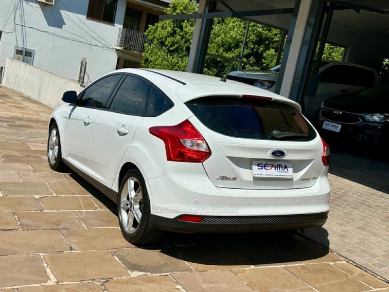 FOCUS 2.0 SE HATCH 16V FLEX 4P AUTO - 2015 - GUAPORé