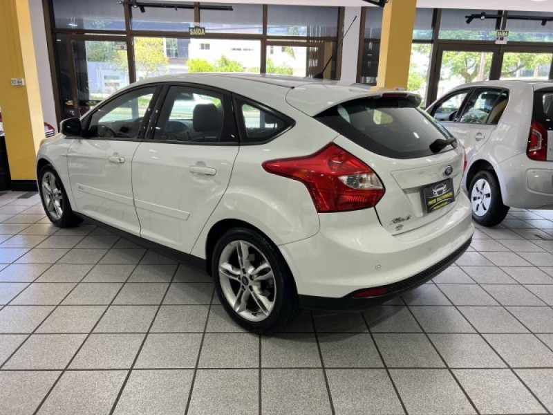 FOCUS 2.0 SE HATCH 16V FLEX 4P AUTO - 2015 - CAXIAS DO SUL