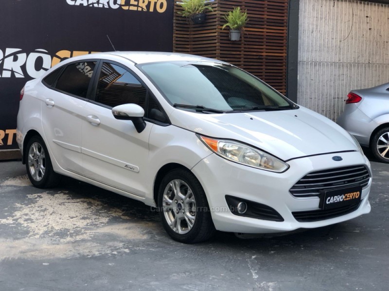 FIESTA 1.6 SE SEDAN 16V FLEX 4P MANUAL - 2015 - NOVO HAMBURGO