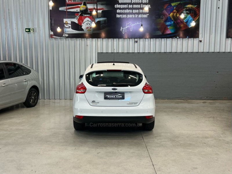 FOCUS 2.0 TITANIUM PLUS HATCH 16V FLEX 4P AUTO - 2016 - CAXIAS DO SUL