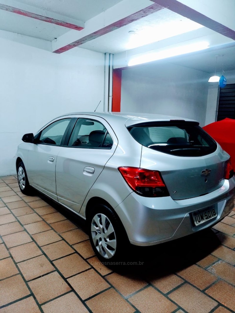 ONIX 1.4 MPFI LT 8V FLEX 4P MANUAL - 2013 - CAXIAS DO SUL