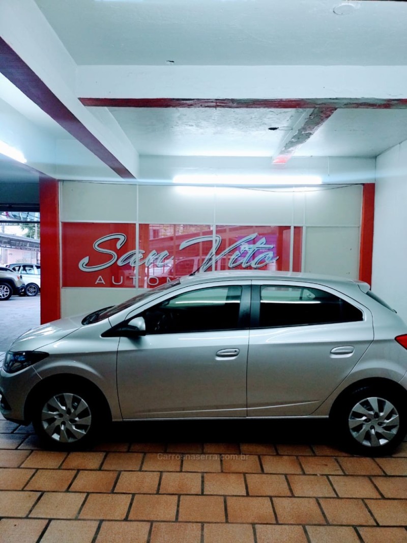 ONIX 1.4 MPFI LT 8V FLEX 4P MANUAL - 2013 - CAXIAS DO SUL