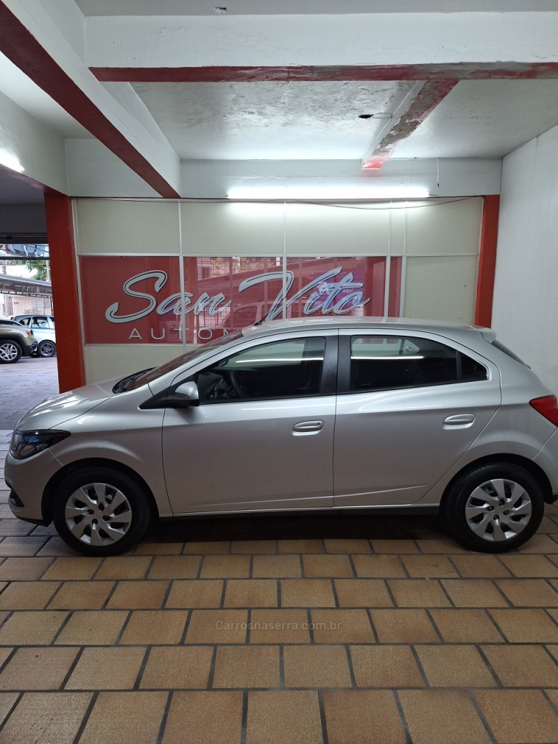 ONIX 1.4 MPFI LT 8V FLEX 4P MANUAL - 2013 - CAXIAS DO SUL