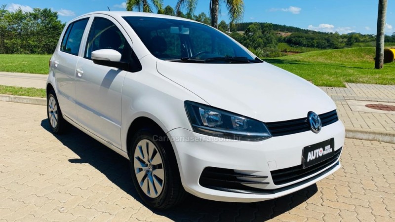 FOX 1.0 MI TRENDLINE 8V FLEX 4P MANUAL - 2015 - DOIS IRMãOS