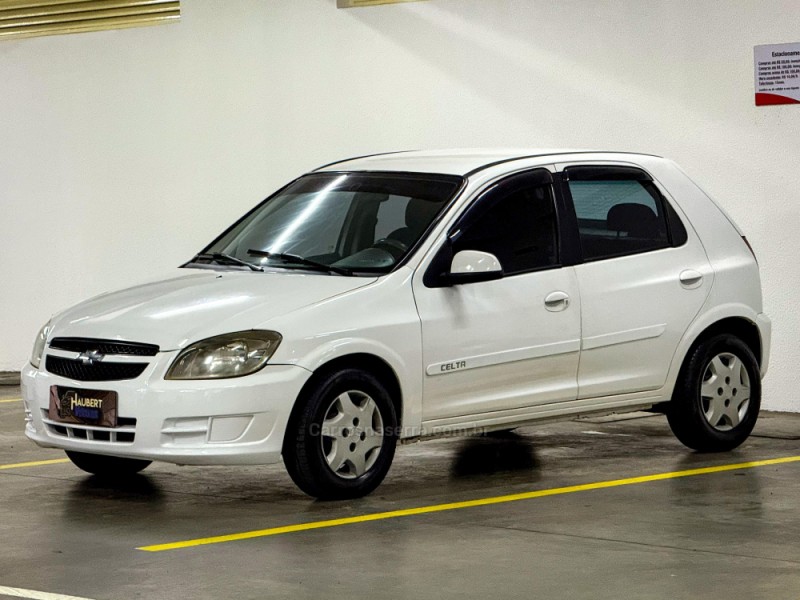 CELTA 1.0 MPFI LT 8V FLEX 4P MANUAL - 2013 - CAMPO BOM