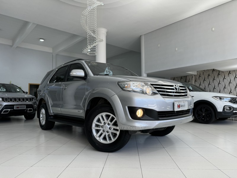 HILUX SW4 2.7 SR 7 LUGARES 4X2 16V FLEX 4P AUTOMÁTICO - 2015 - ERECHIM