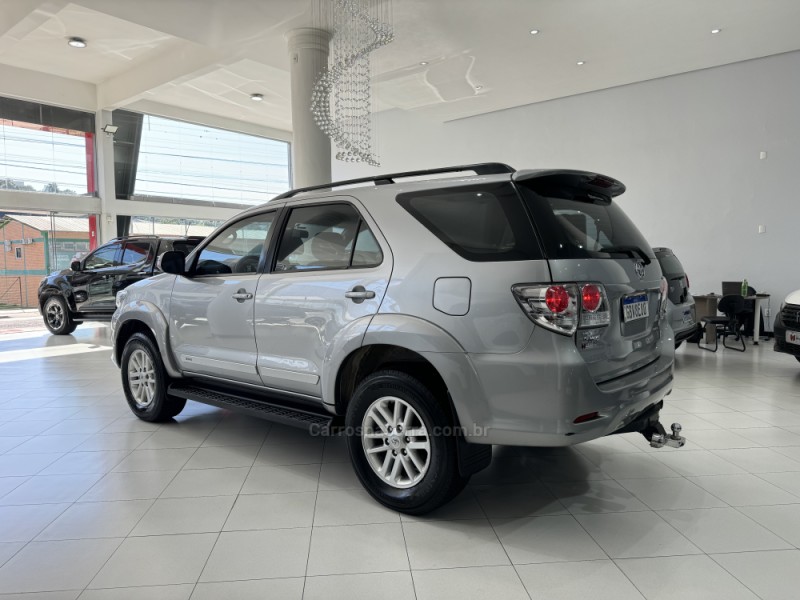 HILUX SW4 2.7 SR 7 LUGARES 4X2 16V FLEX 4P AUTOMÁTICO - 2015 - ERECHIM