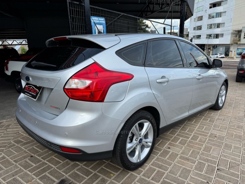 FOCUS 1.6 SE 16V FLEX 4P AUTOMÁTICO - 2014 - TAPEJARA