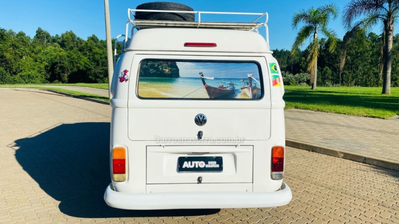 KOMBI 1.4 MI FURGÃO 8V FLEX 3P MANUAL - 2014 - DOIS IRMãOS