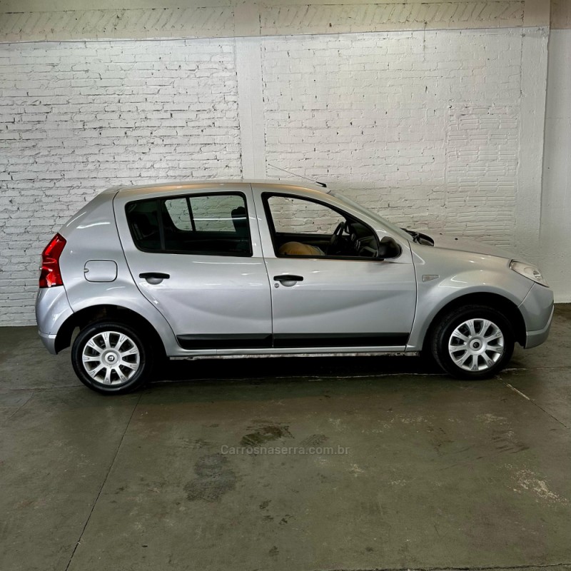 SANDERO 1.0 EXPRESSION 16V FLEX 4P MANUAL - 2011 - CAXIAS DO SUL