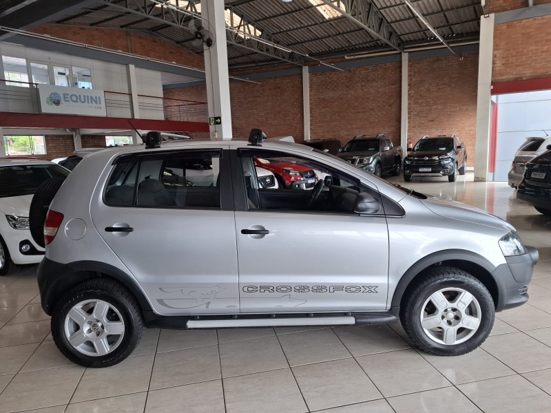 CROSSFOX 1.6 MI FLEX 8V 4P MANUAL - 2010 - FARROUPILHA