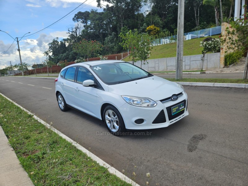 FOCUS 1.6 SE HATCH 16V FLEX 4P AUTOMÁTICO - 2014 - VERANóPOLIS