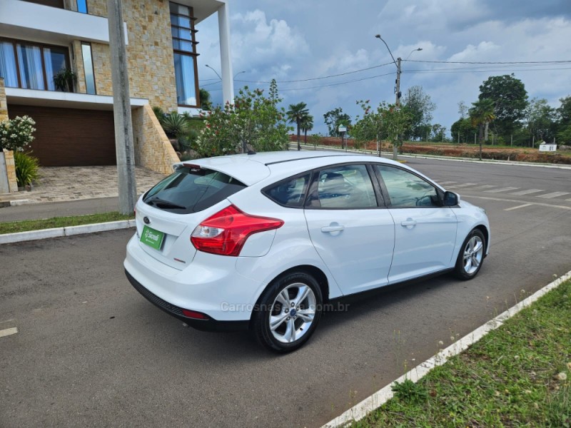 FOCUS 1.6 SE HATCH 16V FLEX 4P AUTOMÁTICO - 2014 - VERANóPOLIS