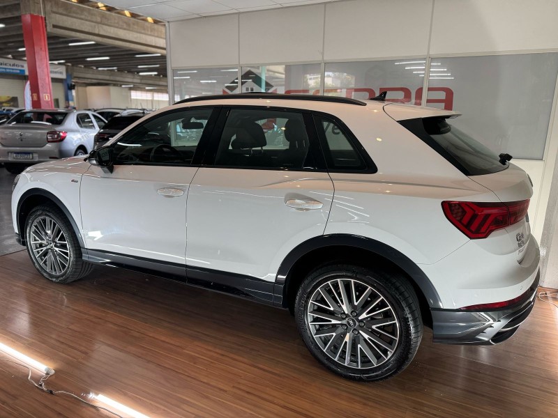 Q3 2.0 TFSI PERFORMANCE BLACK QUATTRO GASOLINA 4P AUTOMÁTICO - 2022 - CAXIAS DO SUL