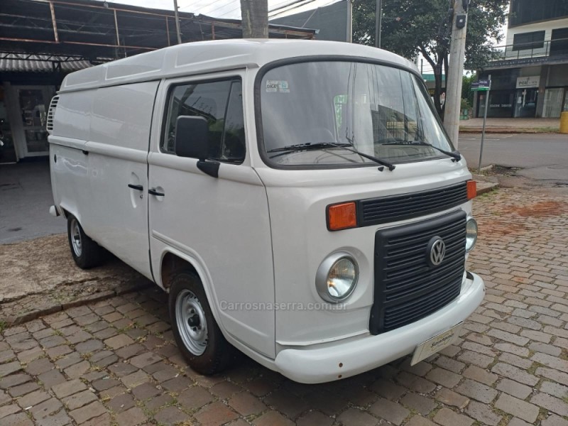 KOMBI 1.4 MI FURGÃO 8V FLEX 3P MANUAL - 2014 - PASSO FUNDO