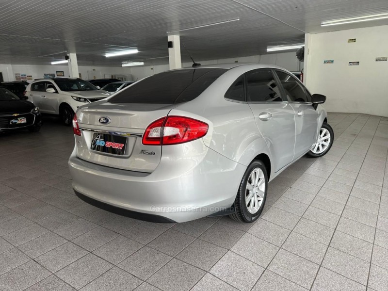 FIESTA 1.6 SE SEDAN 16V FLEX 4P MANUAL - 2011 - NOVO HAMBURGO