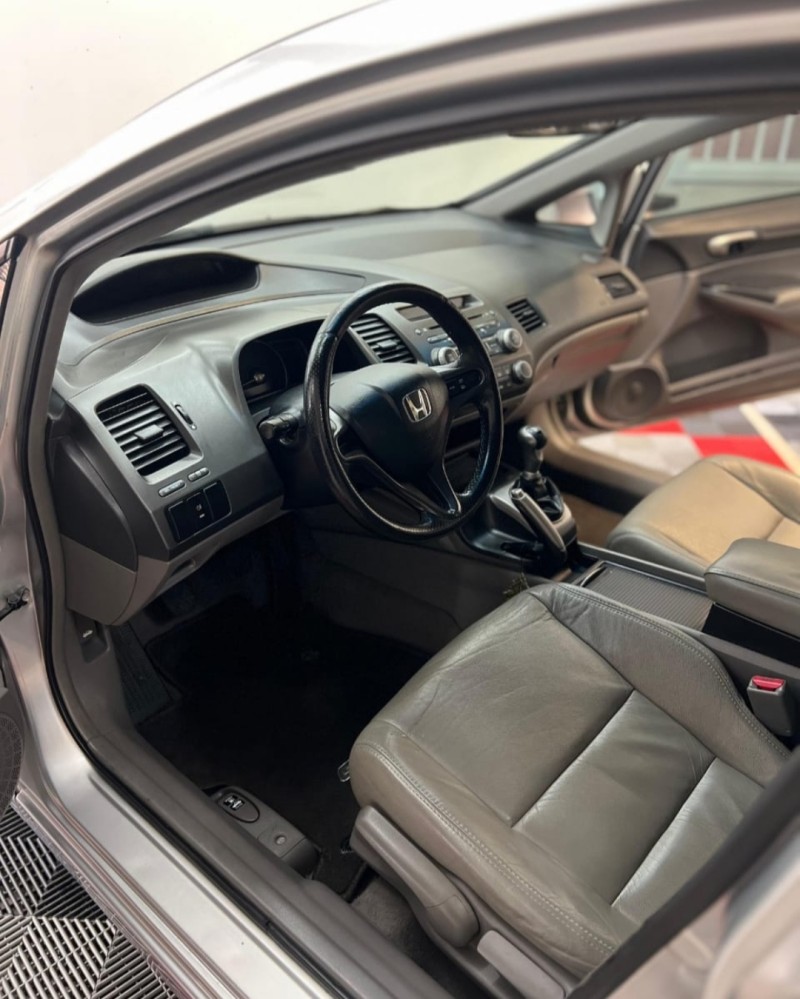 CIVIC 1.8 LXS 16V FLEX 4P MANUAL - 2011 - FARROUPILHA