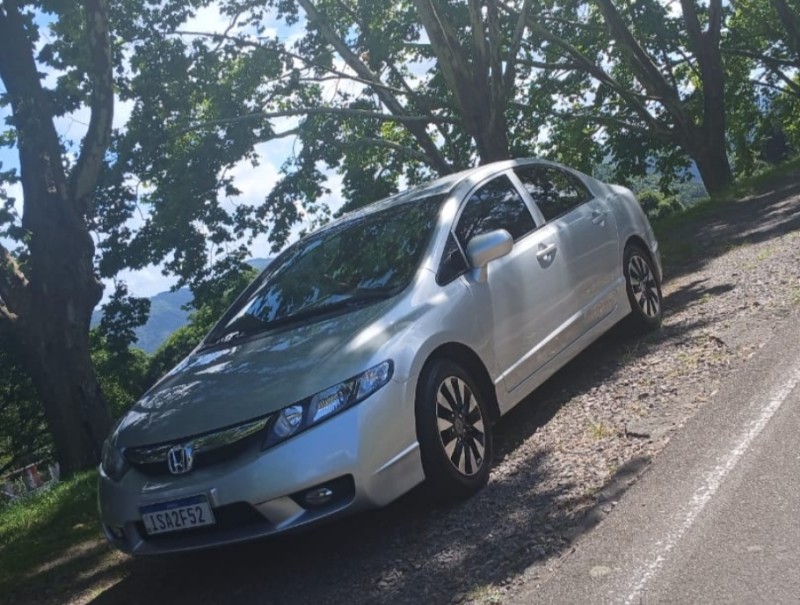 CIVIC 1.8 LXS 16V FLEX 4P MANUAL - 2011 - FARROUPILHA