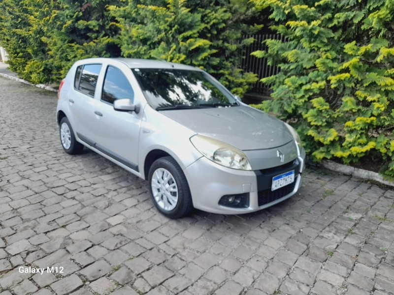 SANDERO 1.0 EXPRESSION 16V FLEX 4P MANUAL - 2013 - FARROUPILHA