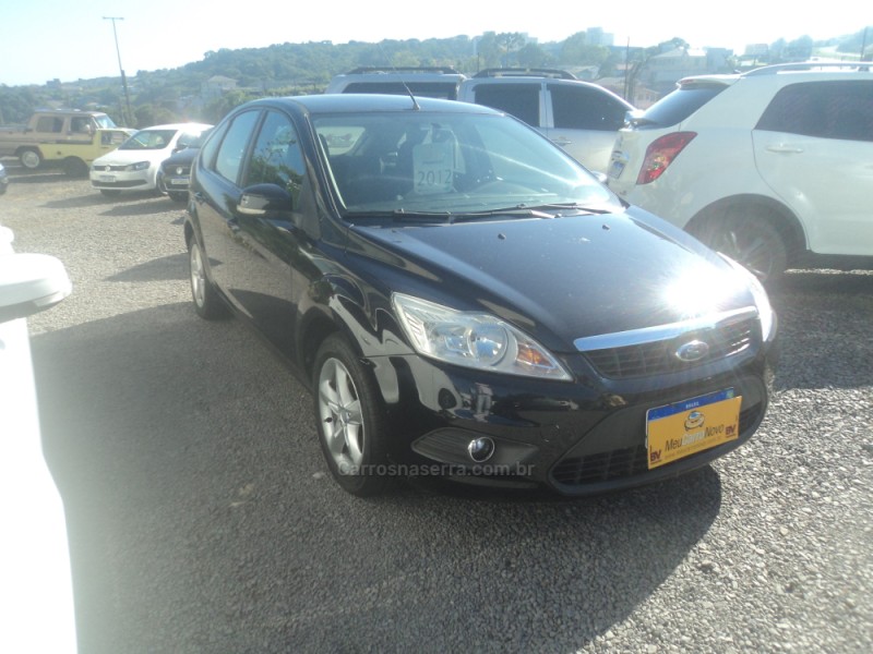 FOCUS 1.6 GLX 16V FLEX 4P MANUAL - 2012 - FARROUPILHA