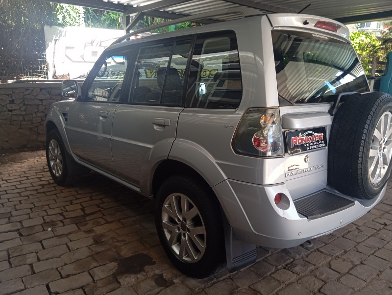 PAJERO TR4 2.0 4X4 16V 140CV FLEX 4P MANUAL - 2010 - CAXIAS DO SUL