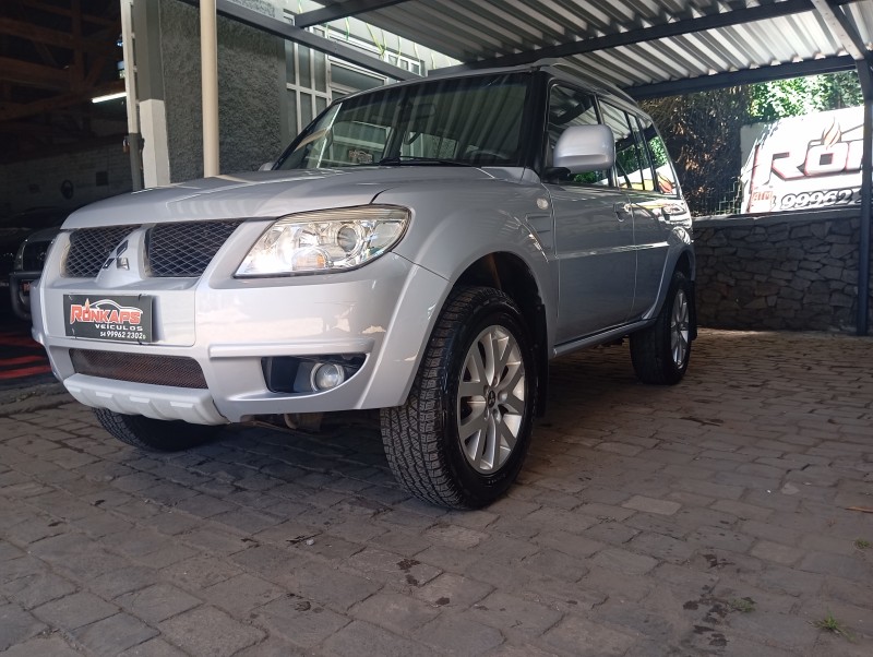 PAJERO TR4 2.0 4X4 16V 140CV FLEX 4P MANUAL - 2010 - CAXIAS DO SUL