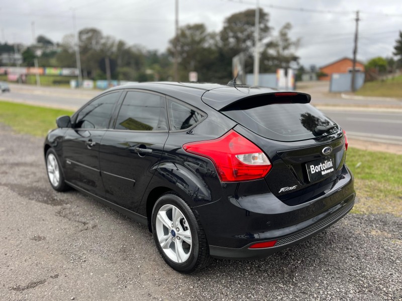 FOCUS 1.6 SE 16V FLEX 4P AUTOMÁTICO - 2014 - FARROUPILHA