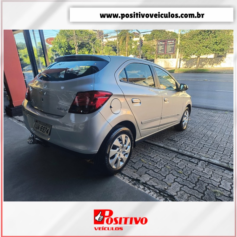 ONIX 1.4 MPFI LT 8V FLEX 4P MANUAL - 2013 - CAXIAS DO SUL