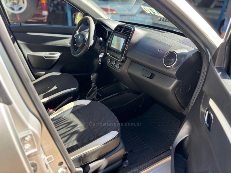 KWID 1.0 12V SCE FLEX INTENSE MANUAL - 2018 - CANELA