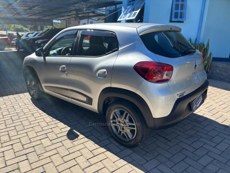 KWID 1.0 12V SCE FLEX INTENSE MANUAL - 2018 - CANELA