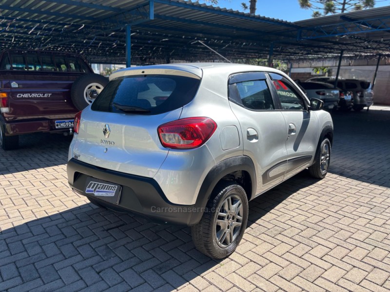 KWID 1.0 12V SCE FLEX INTENSE MANUAL - 2018 - CANELA